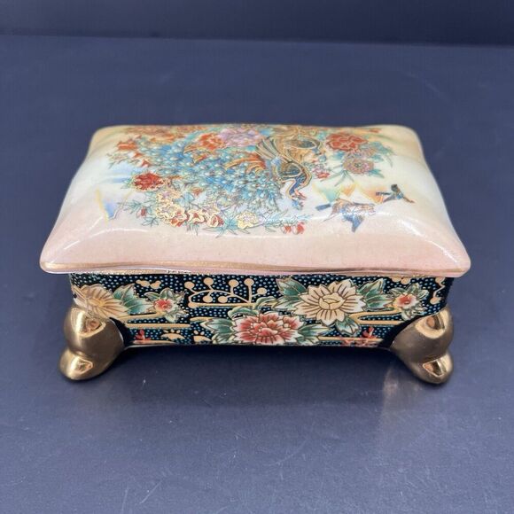 Vintage Chinese Porcelain Rectangle Footed Covered Trinket Box Made in China - Picture 4 of 7